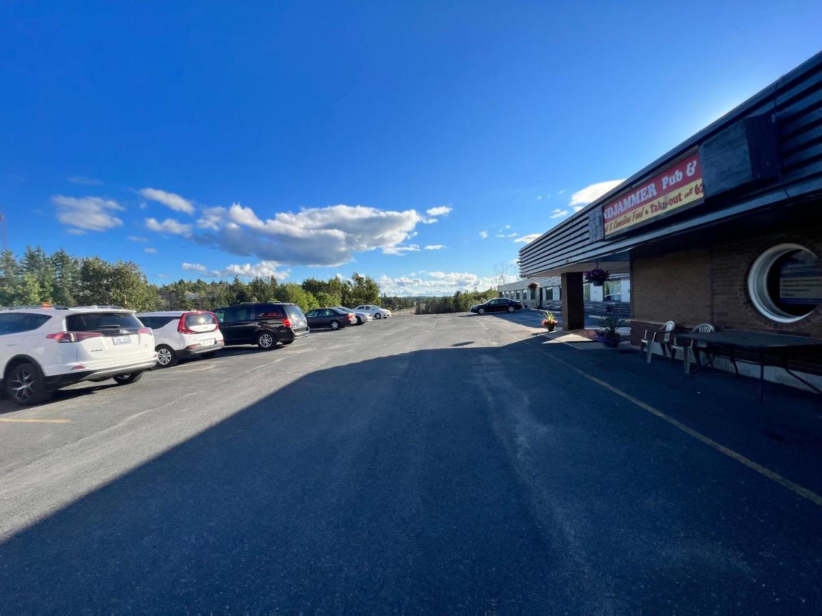 Lively Inn And Suites - Sudbury Naughton Dış mekan fotoğraf