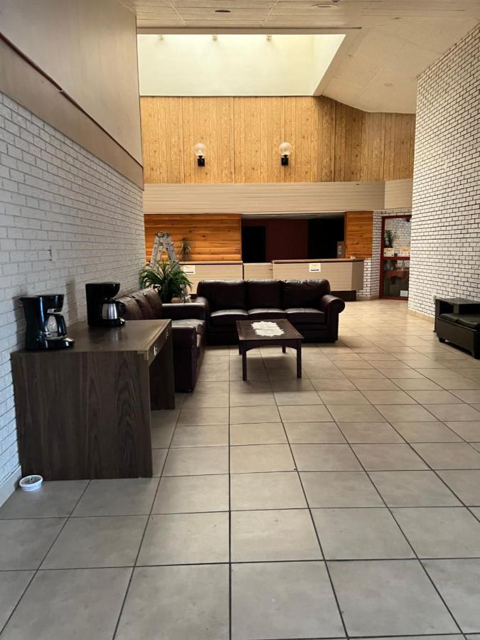 Lively Inn And Suites - Sudbury Naughton Dış mekan fotoğraf