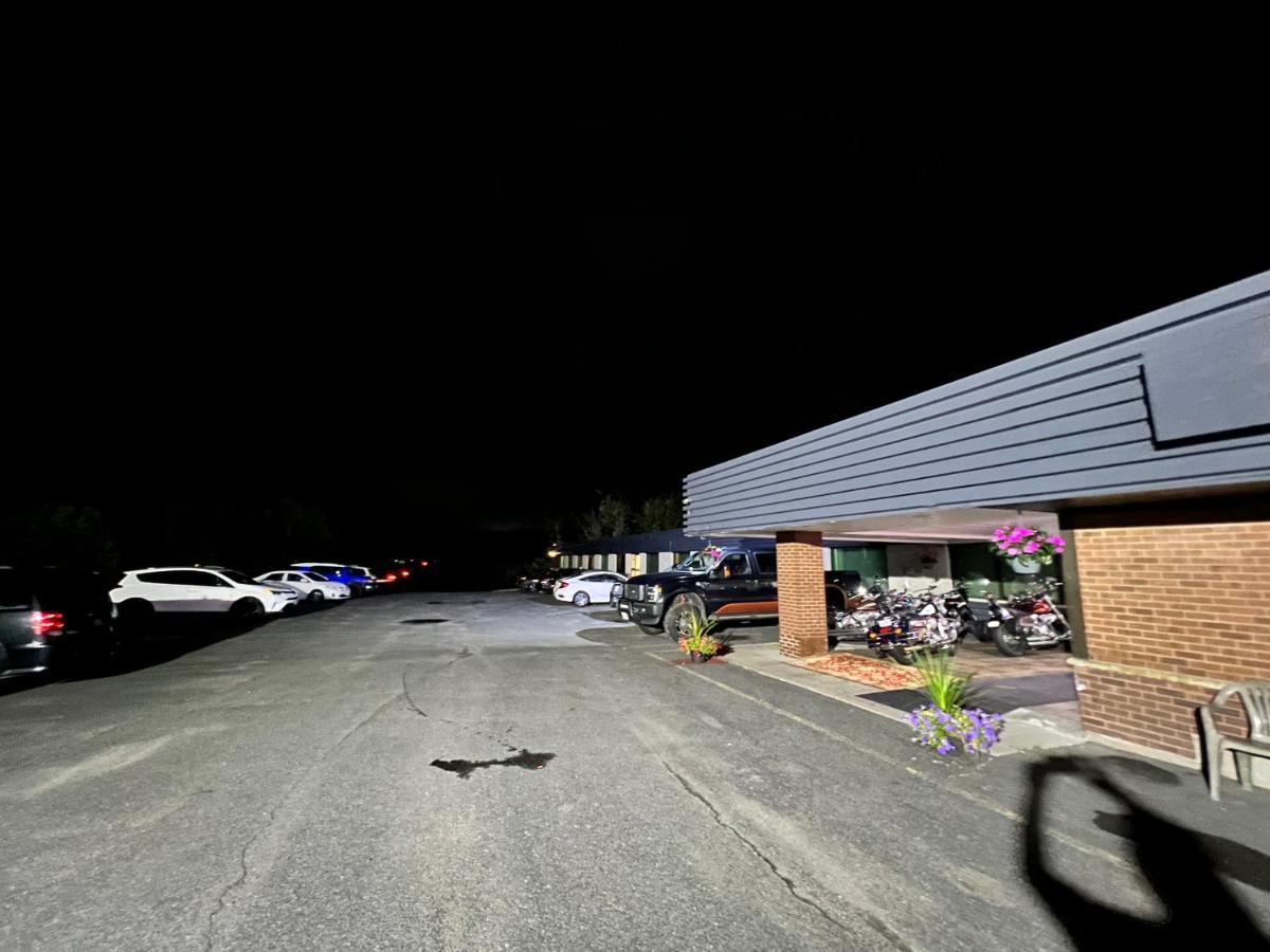 Lively Inn And Suites - Sudbury Naughton Dış mekan fotoğraf