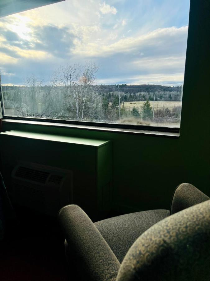 Lively Inn And Suites - Sudbury Naughton Dış mekan fotoğraf