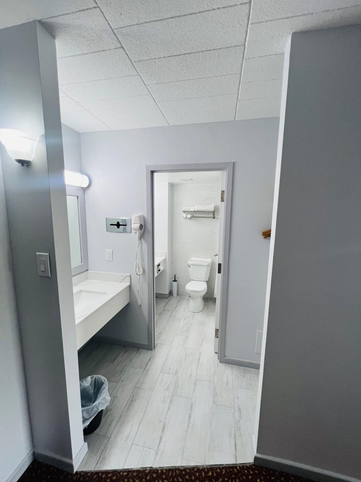 Lively Inn And Suites - Sudbury Naughton Dış mekan fotoğraf